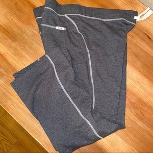 Women’s Convers one-star sweats